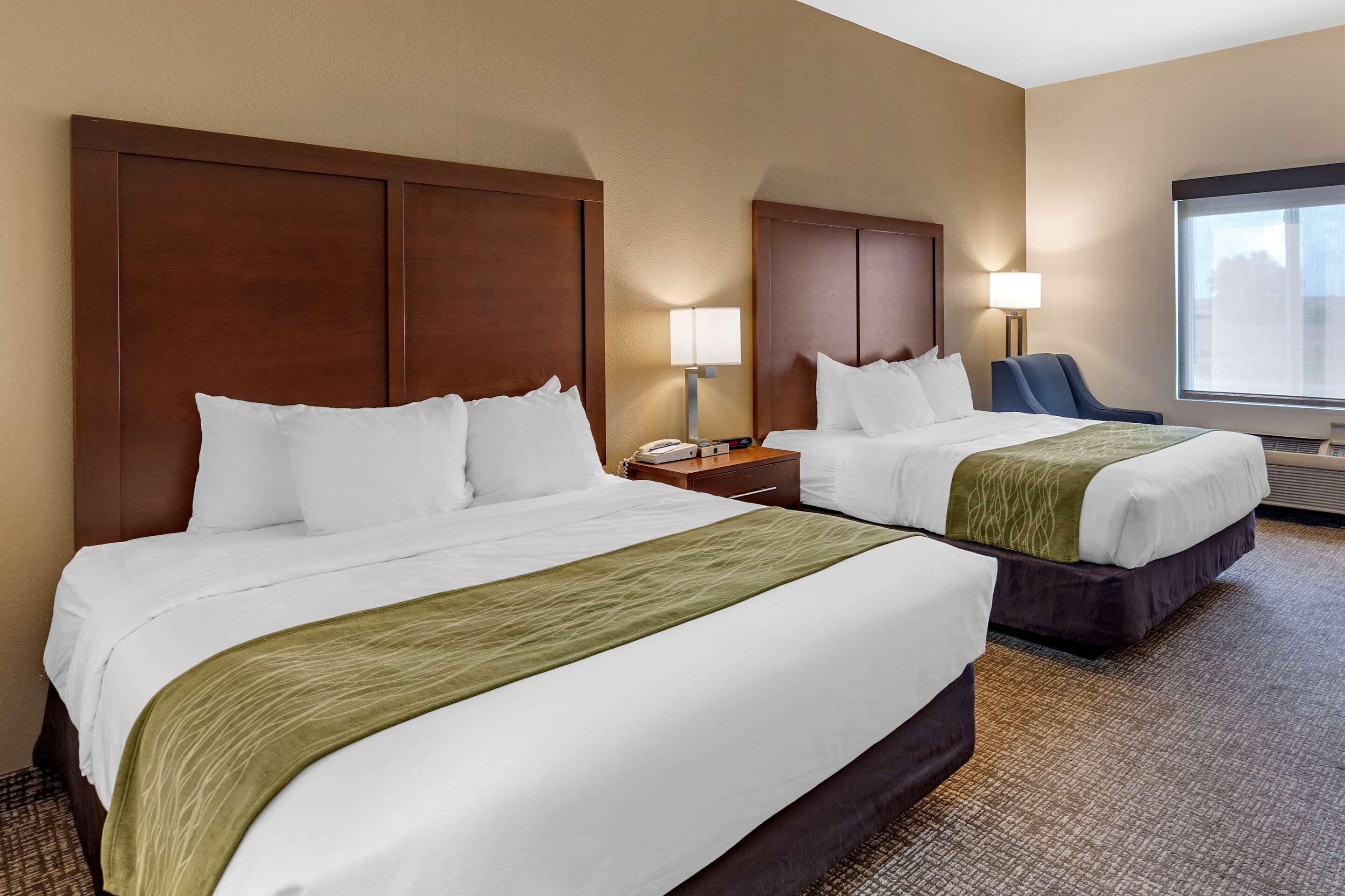 Comfort Inn & Suites Greenville I-70 Екстер'єр фото