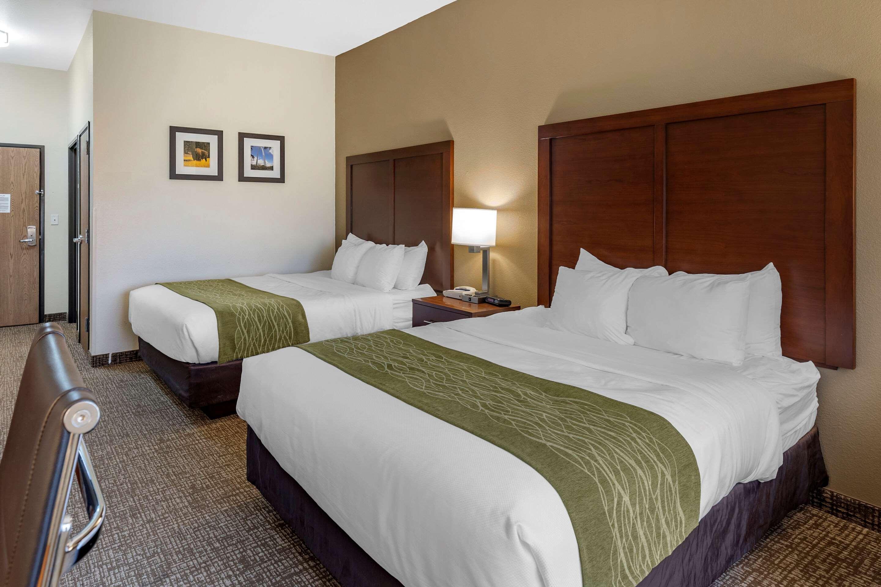 Comfort Inn & Suites Greenville I-70 Екстер'єр фото