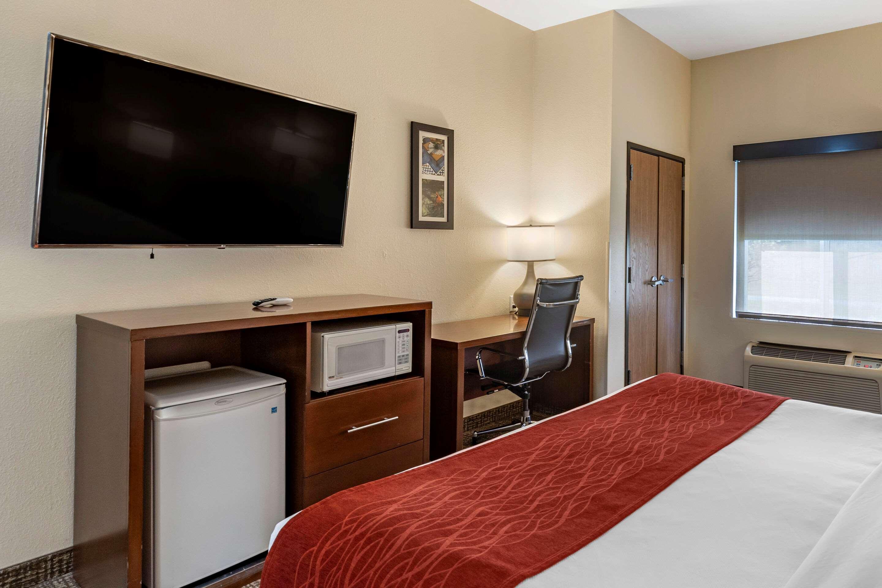 Comfort Inn & Suites Greenville I-70 Екстер'єр фото