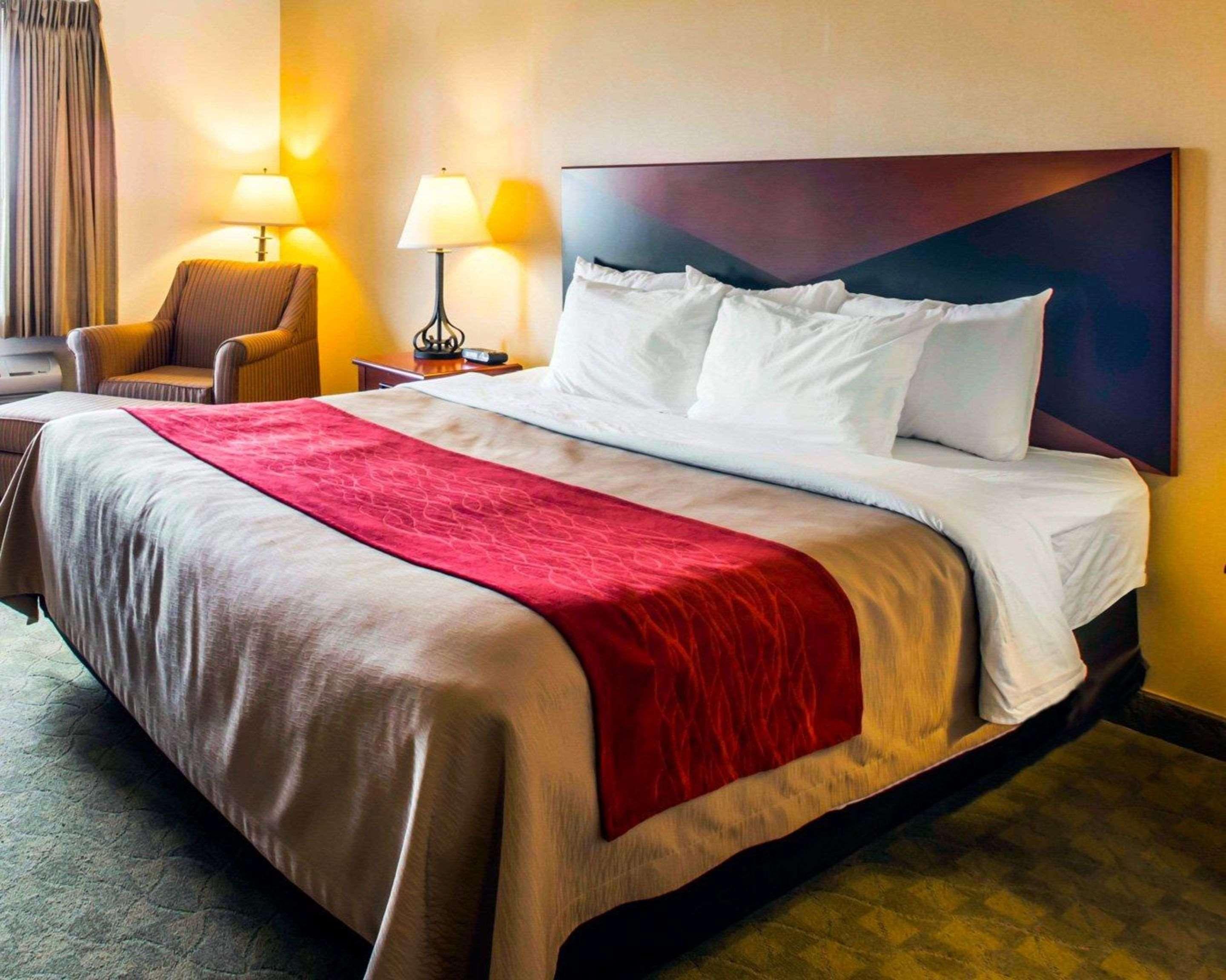 Comfort Inn & Suites Greenville I-70 Екстер'єр фото