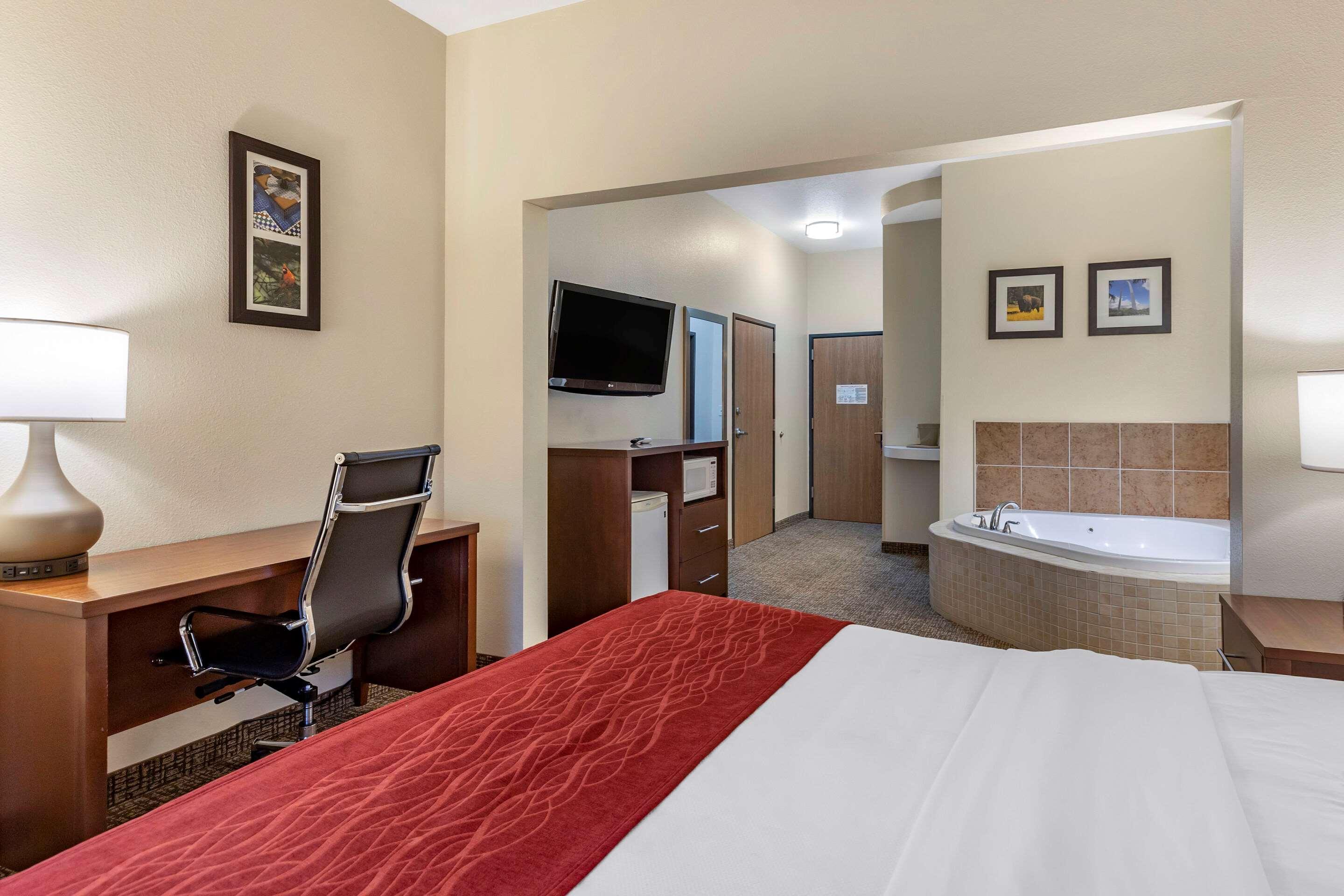 Comfort Inn & Suites Greenville I-70 Екстер'єр фото