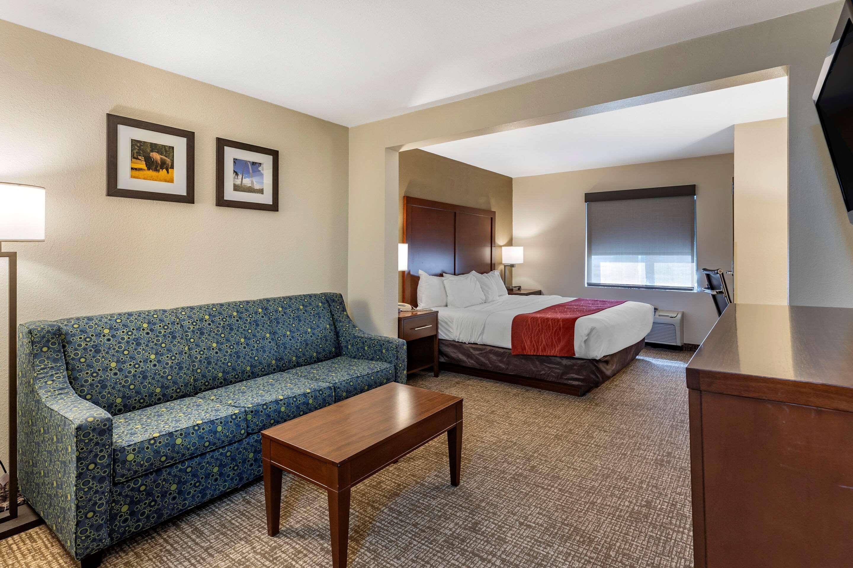 Comfort Inn & Suites Greenville I-70 Екстер'єр фото