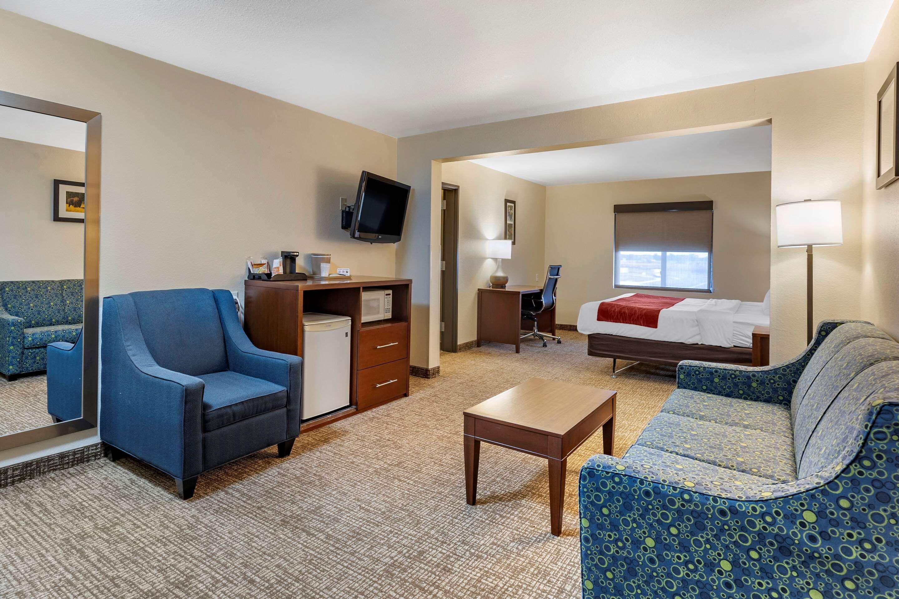 Comfort Inn & Suites Greenville I-70 Екстер'єр фото