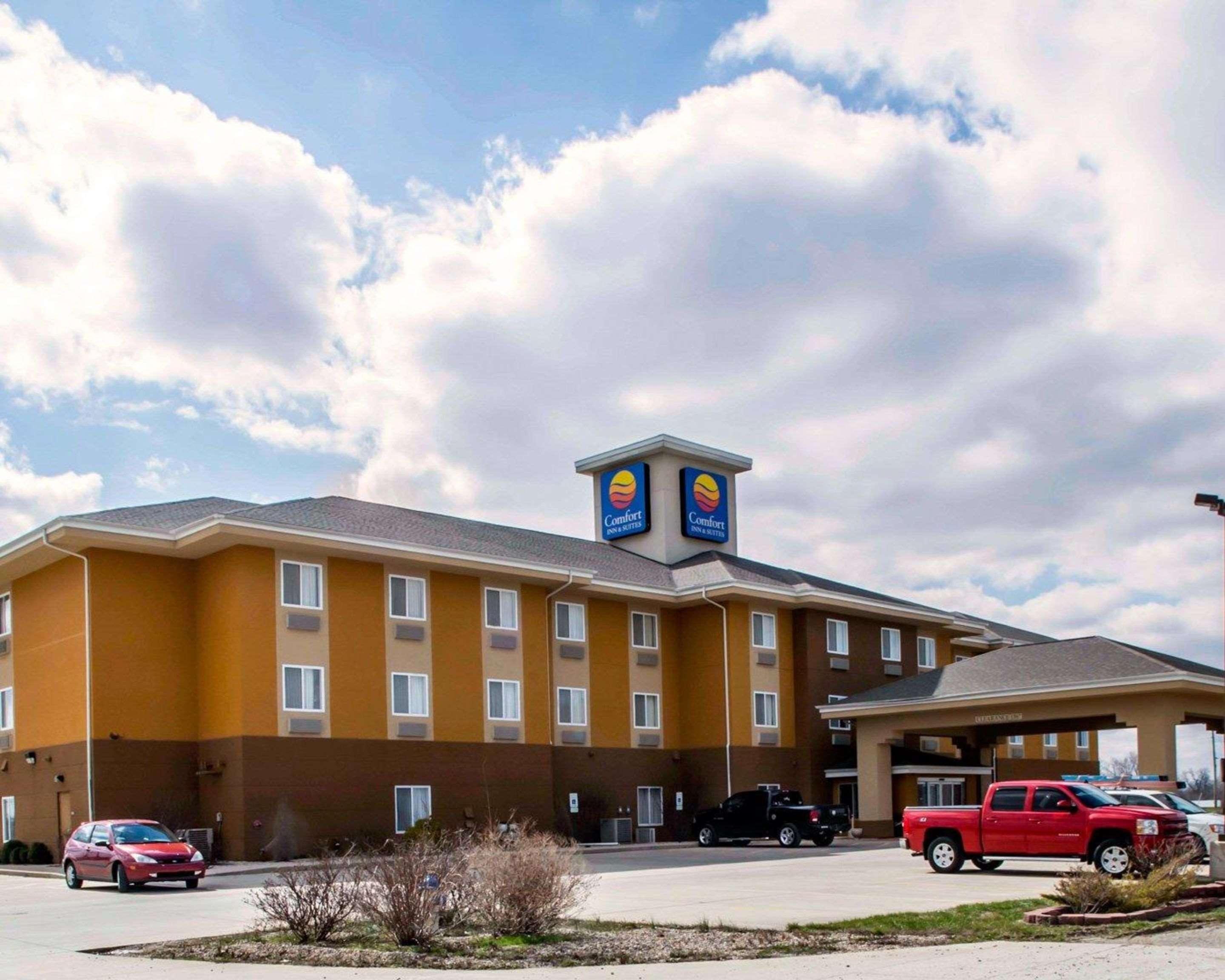 Comfort Inn & Suites Greenville I-70 Екстер'єр фото