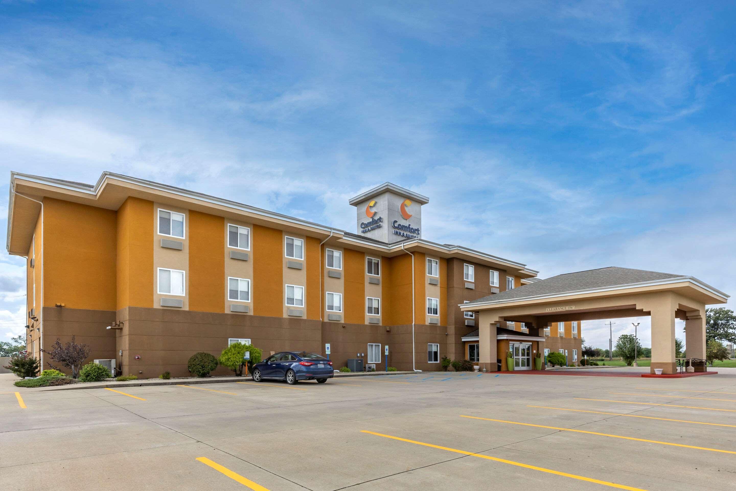 Comfort Inn & Suites Greenville I-70 Екстер'єр фото