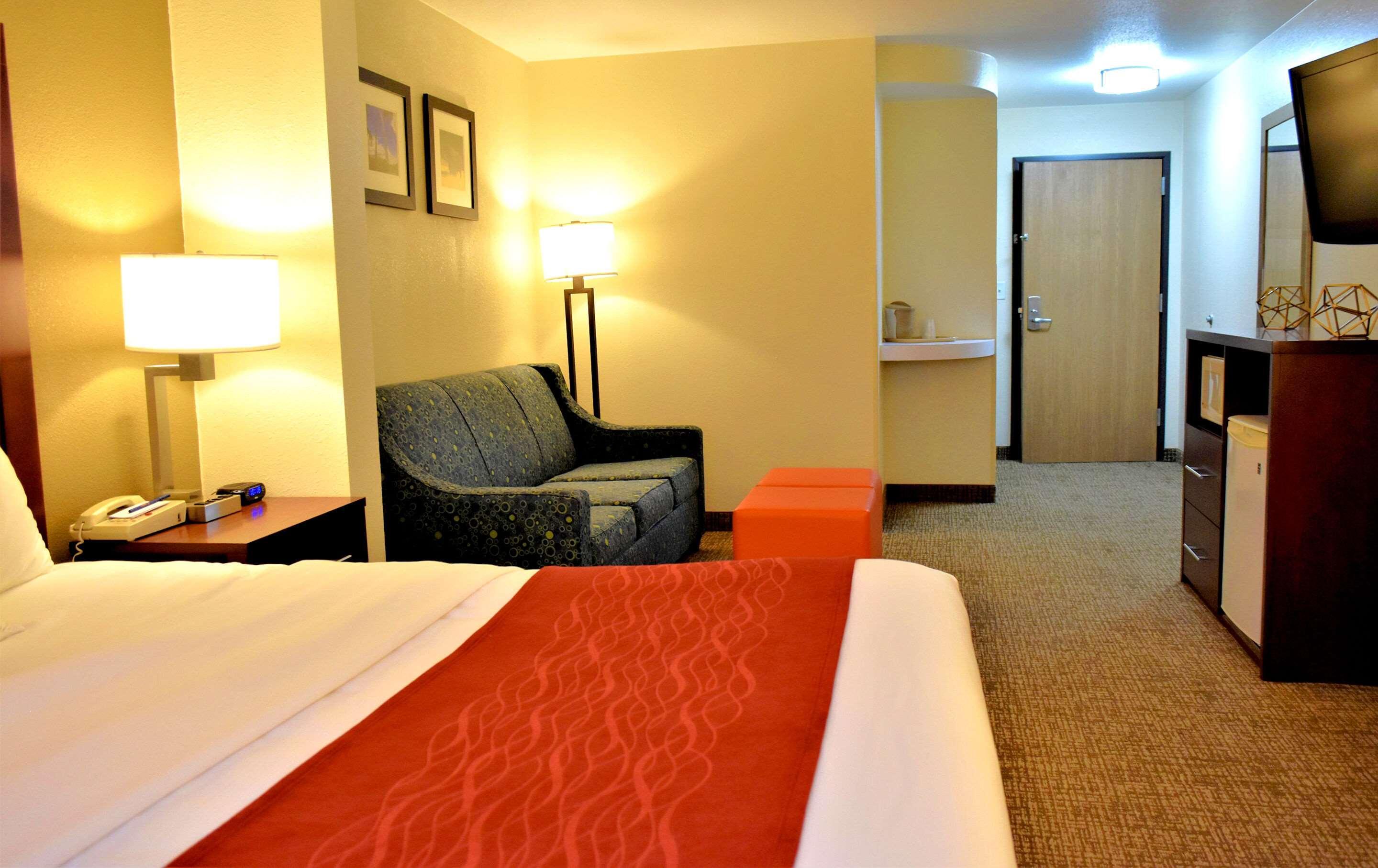 Comfort Inn & Suites Greenville I-70 Екстер'єр фото