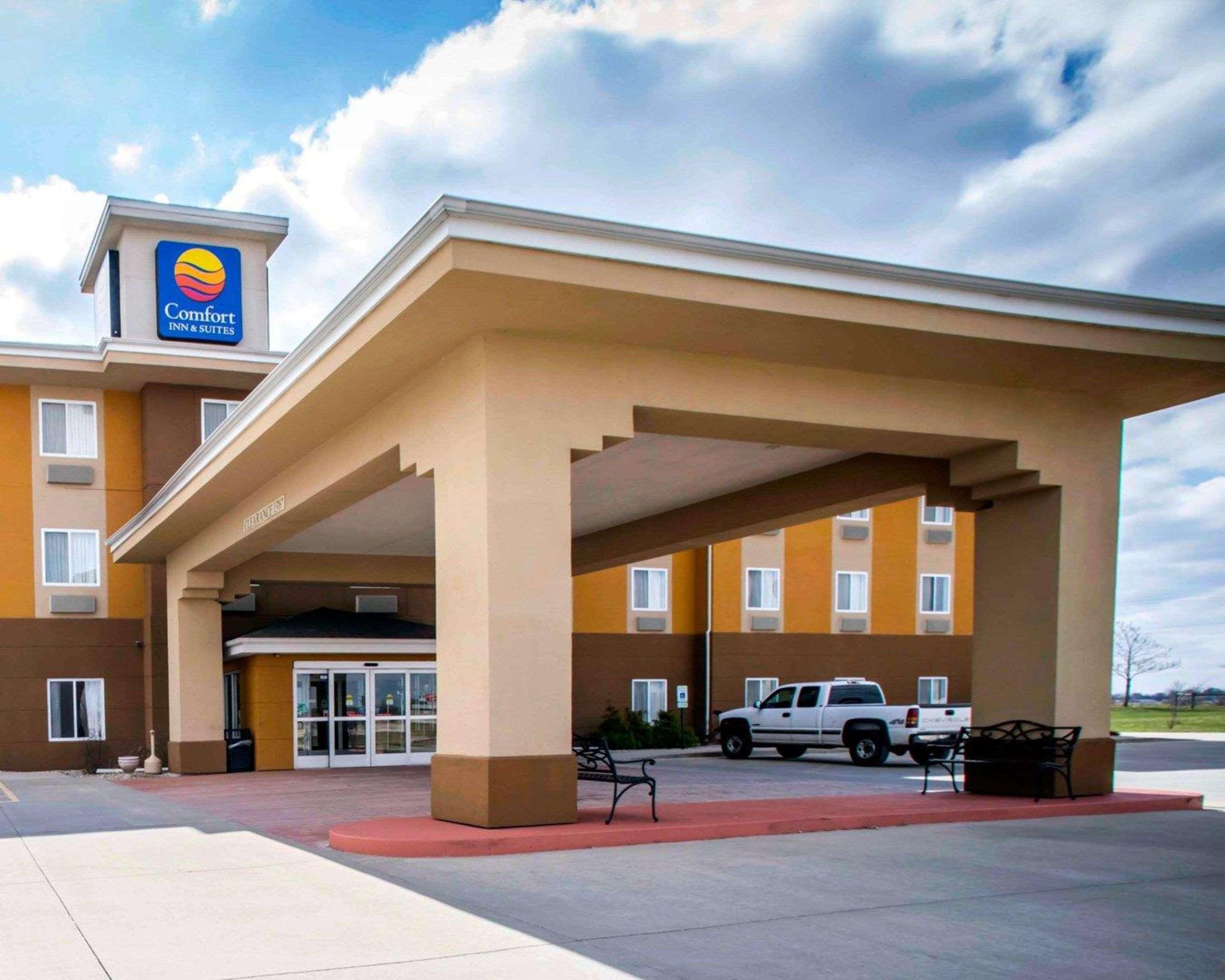 Comfort Inn & Suites Greenville I-70 Екстер'єр фото